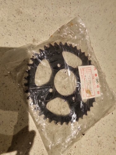 Suzuki 125 rear sprocket - suzuki, gn